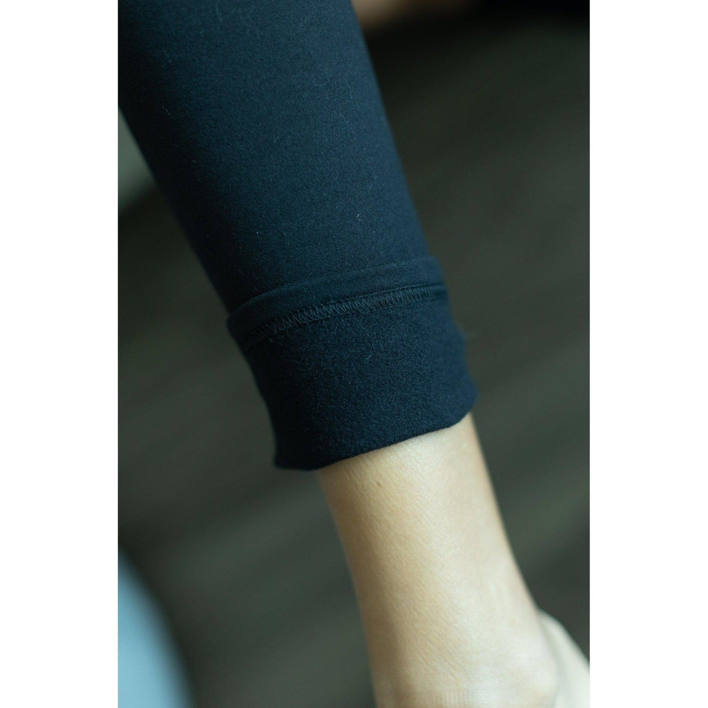 Ready to Ship | The Lilla - Black FLEECE Full Length Leggings with Pockets Round 4 - Luxe Leggings by Julia Rose®