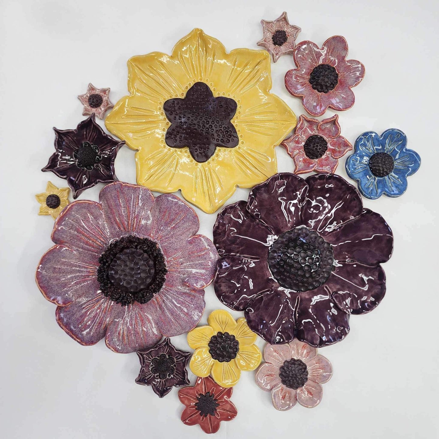 Stoneware Flower Yard Art 03/23 11:30am