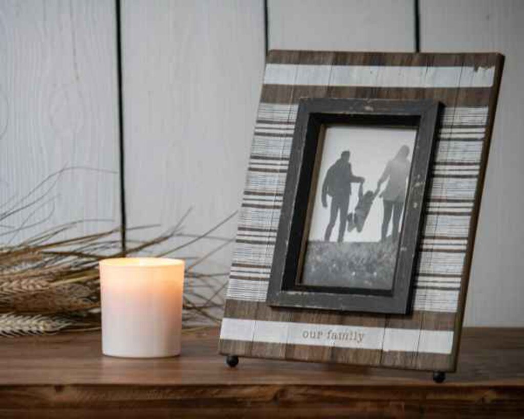 OUR FAMILY 4 x 6 FRAME