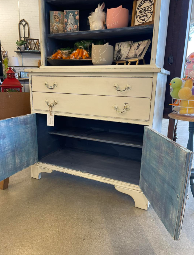 Blue/ white shabby hutch w/2 drawers and lower cupboard