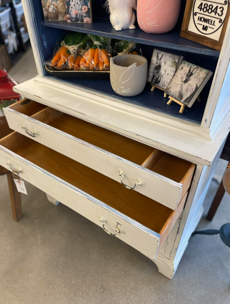 Blue/ white shabby hutch w/2 drawers and lower cupboard