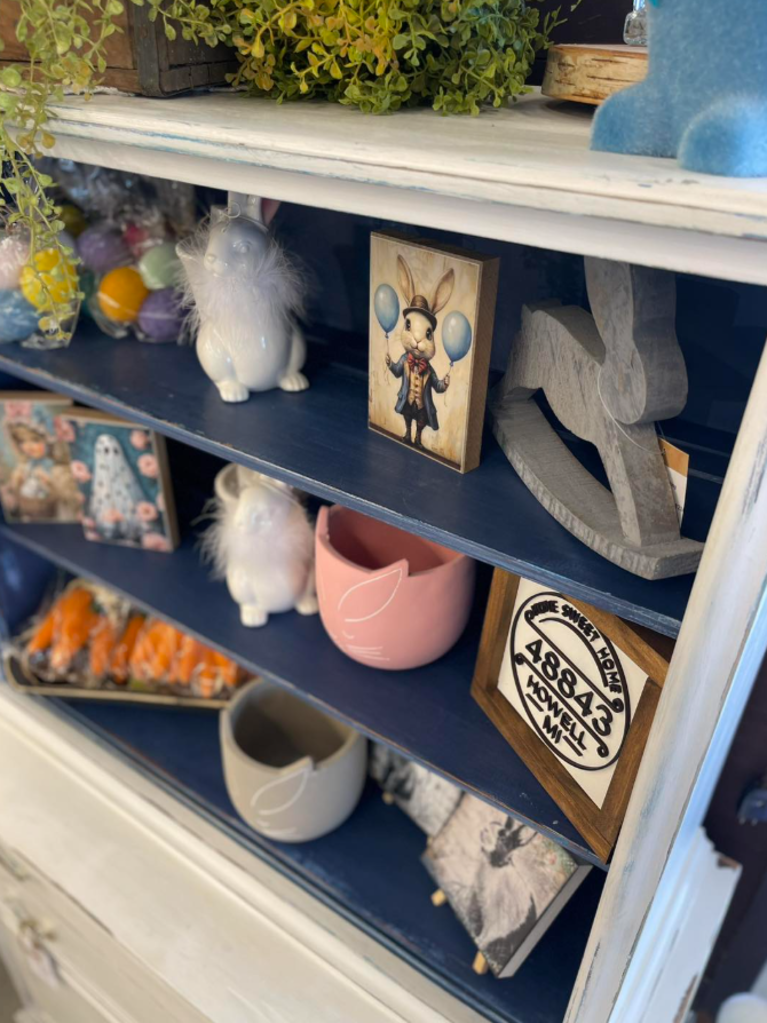 Blue/ white shabby hutch w/2 drawers and lower cupboard