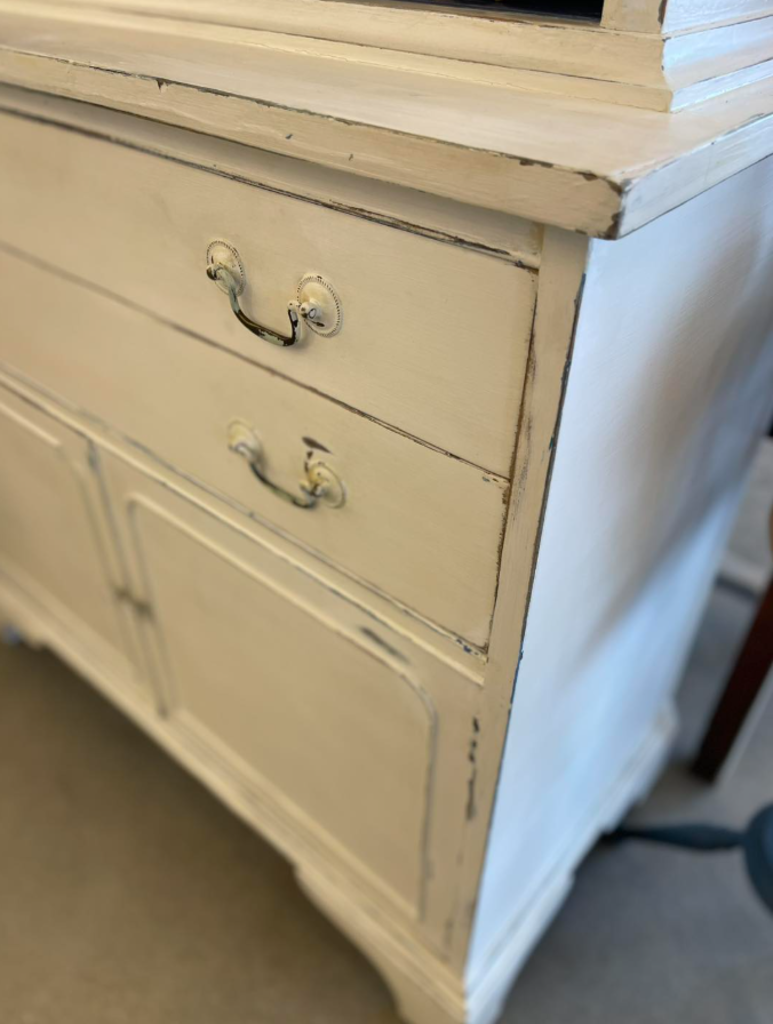 Blue/ white shabby hutch w/2 drawers and lower cupboard