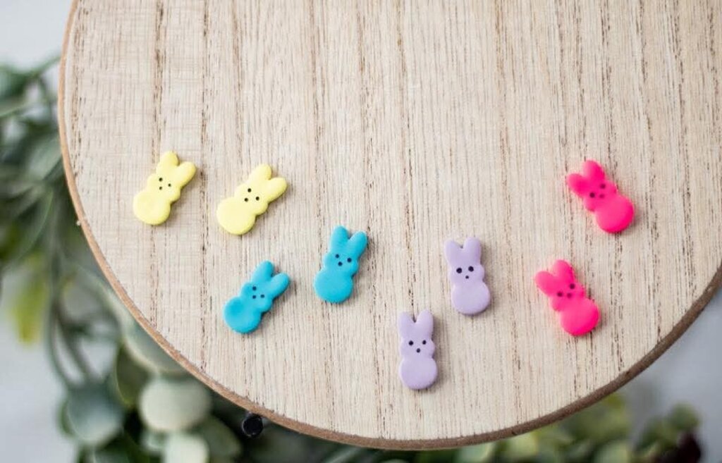 Peep Stud