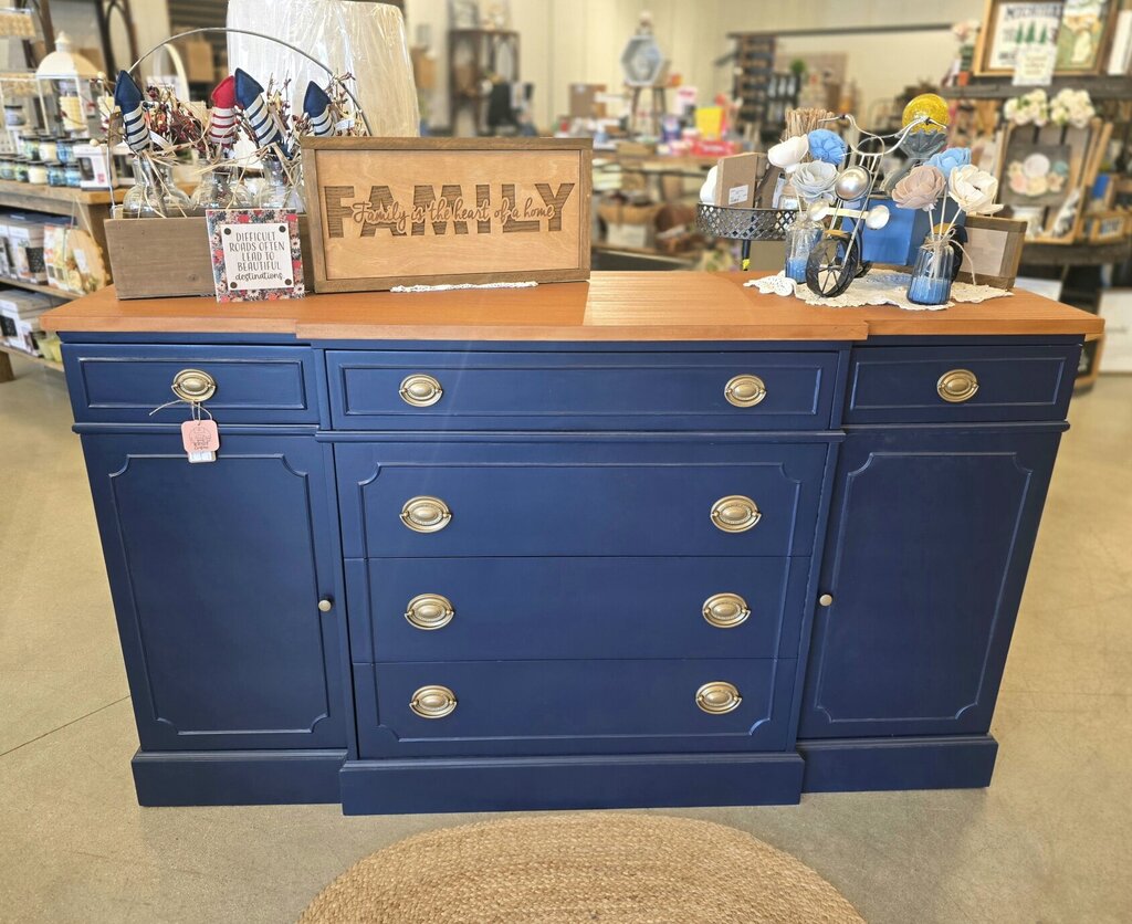 Midnight blue buffet / Gold handles