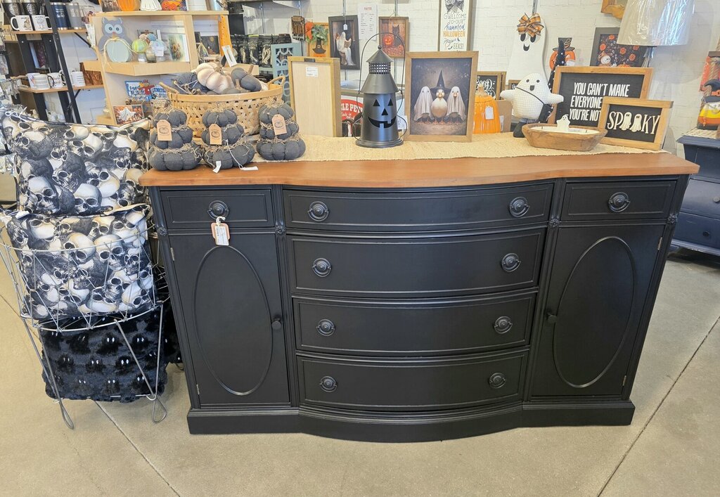 Black Buffet with black pulls